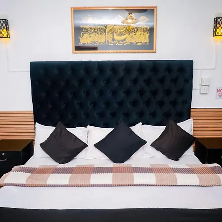 Lavender & Wood Hotel 4*