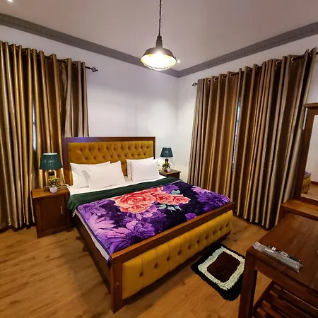 Astoria Hotel 3*