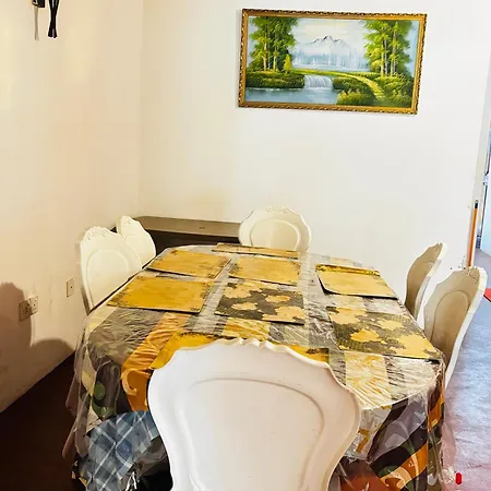 Shellys Guest house *