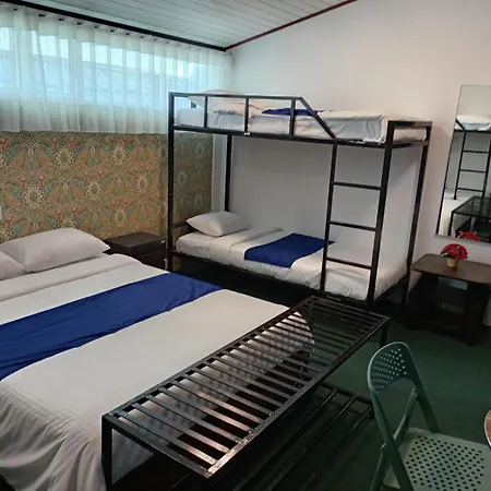 Hostel Carlton