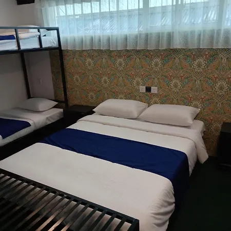 Carlton Hostel *