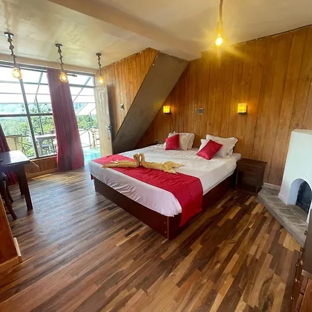 Redwood Bed & Breakfast