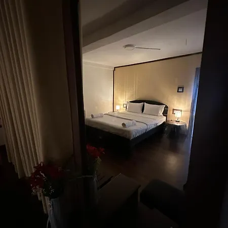 The Woodside Manor Homestay