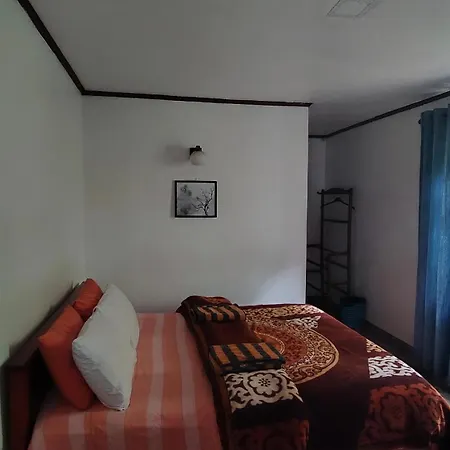 Bed & Breakfast B&B Nuwara Eliya 3*