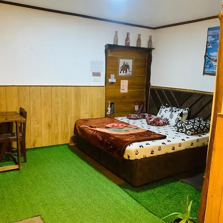 20/20 Wood Homestay