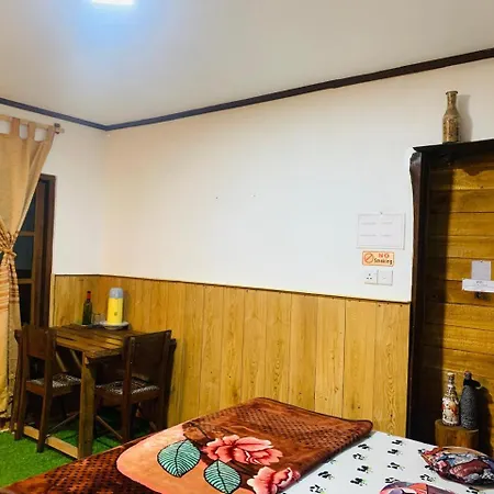 20/20 Wood Homestay *