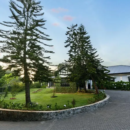 Chimneys Hotel 5*