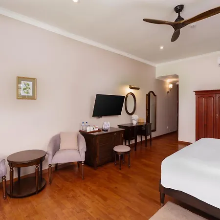 Hotel Chimneys 5*