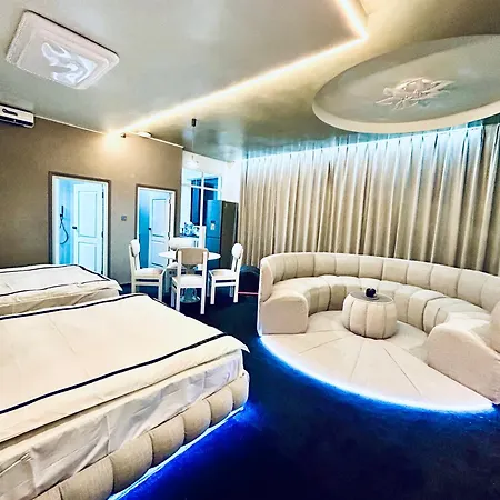 Mahaeliya Rock Castle - Luxury Villa *