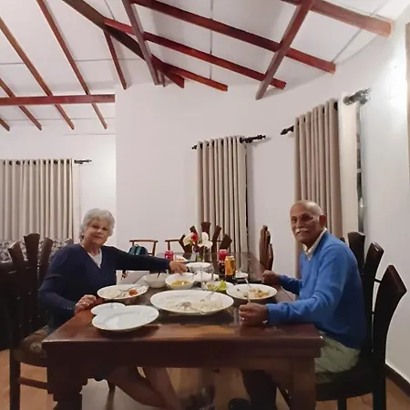 Hotel Jetco Front - Nuwara Eliya