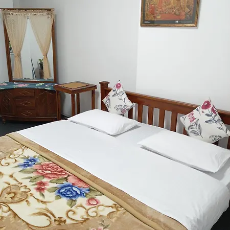 Homestay S And D *