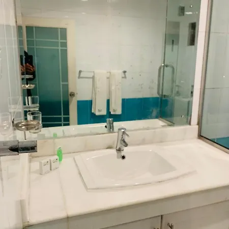 Tea Bush Hotel 3*
