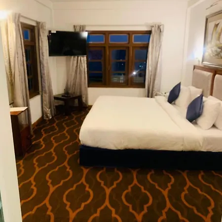 Tea Bush Hotel 3*
