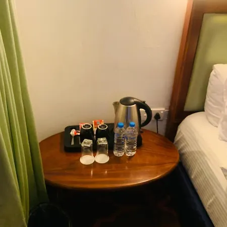 Tea Bush Hotel 3*