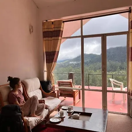 Homestay Woods Hut Nuwara Eliya