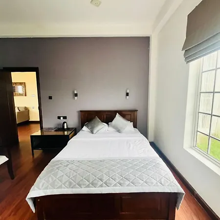 Friendly Hills Hotel