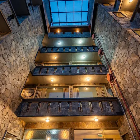 Windshire Hotel