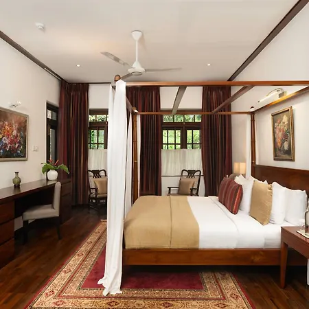 Stafford Bungalow - Exclusive Luxury Within A Private Tea Estate