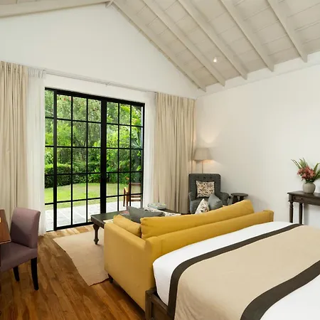 Villa Stafford Bungalow - Exclusive Luxury Within A Private Tea Estate *