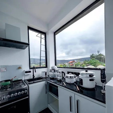 Mahaeliya Rock Castle Villa *