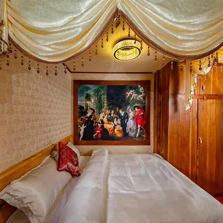 Villa Mahaeliya Rock Castle Nuwara Eliya