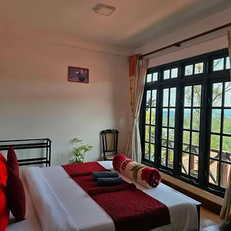 Chez Rooftop Hostel *
