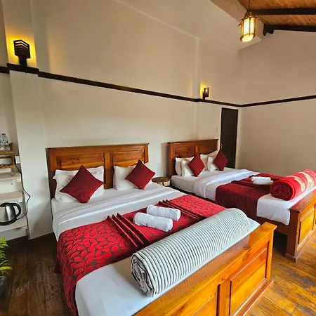 Chez Rooftop Hostel