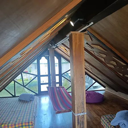 Rc Quirky Wood House Campsite