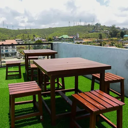 Shiny Cot * Nuwara Eliya