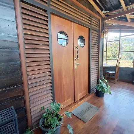 Rc Quirky Wood House Nuwara Eliya