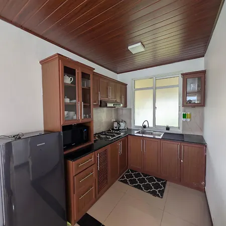 The Lakeside Apartment *