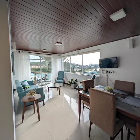 The Lakeside Apartment