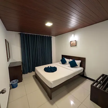 The Lakeside Apartment