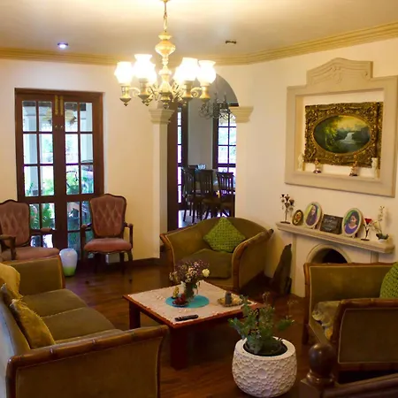 Royal Wattles Boutique Homestay *