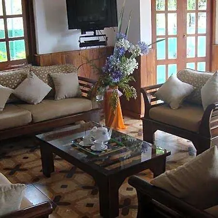 Richmond Inn 2*