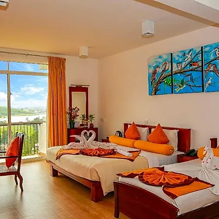Oak Ray Summer Hill Breeze Hotel Nuwara Eliya