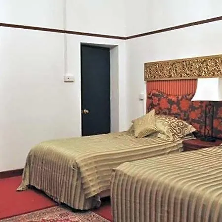 Royal Cocoon -