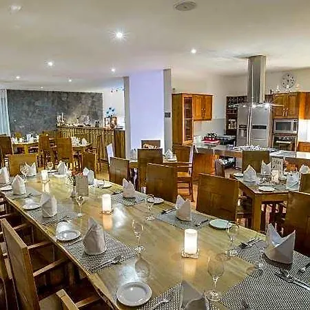 Villa Serenus Boutique *