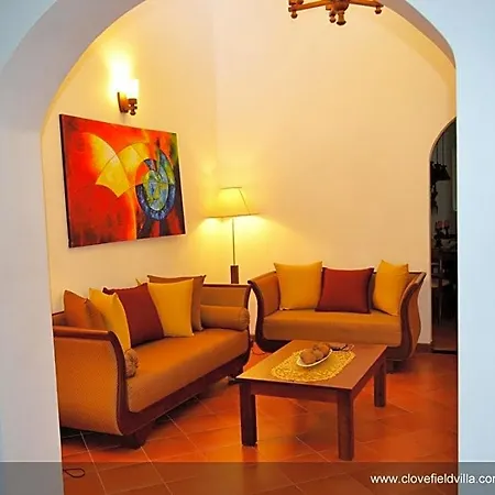Guest house Clovefield