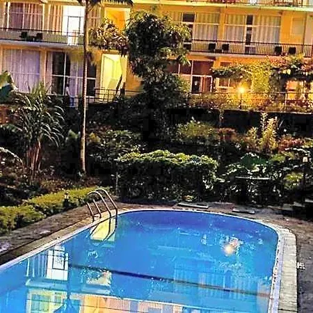 Hatton Summer House Hotel