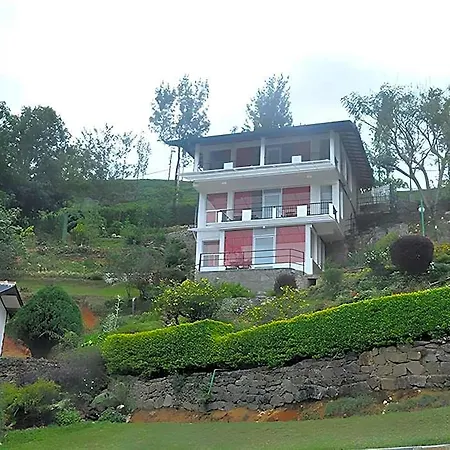 Hatton Summer House Hotel 4*