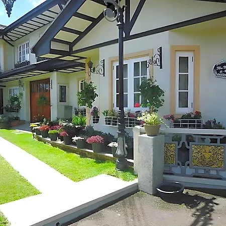 Cocoon Hills Guest house