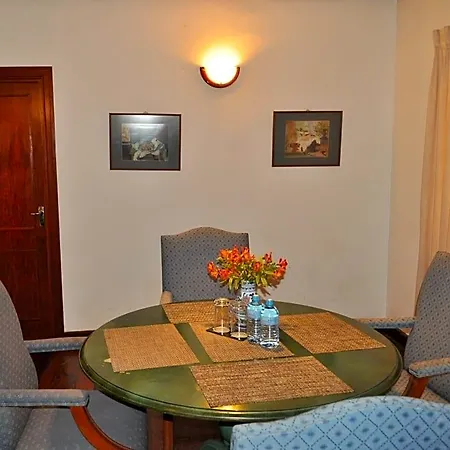 Cocoon Hills Guest house