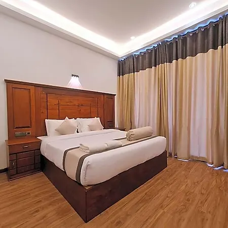 Rich Hotel