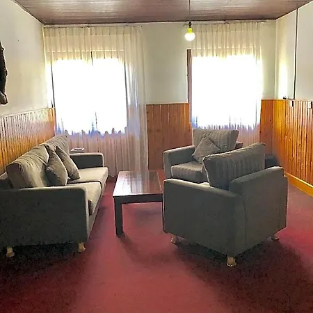 Hotel Single Tree Nuwara Eliya. 2*