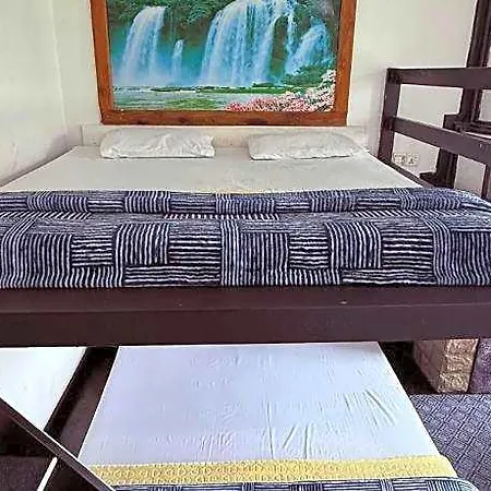 Hotel Shiny Cot