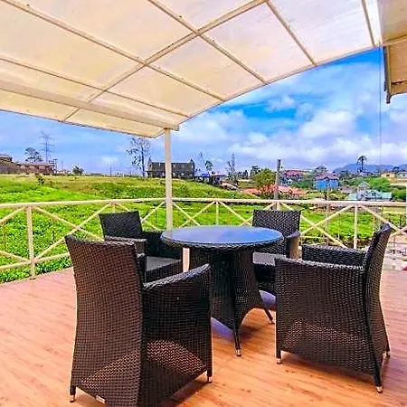 Sarah Hotel 3*