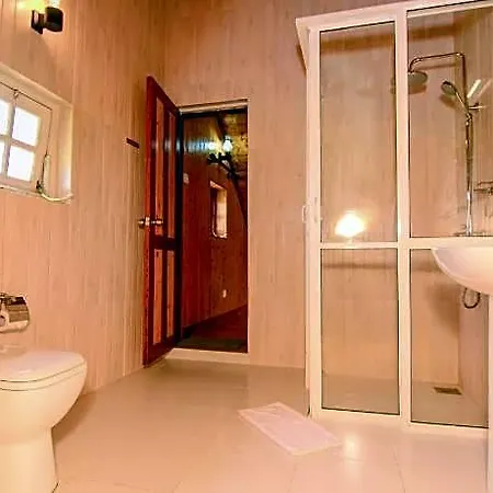 Hotel Sarah 3*
