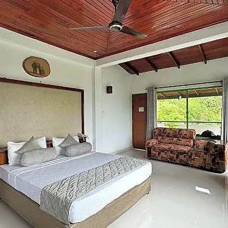 Ramboda Falls Hotel 4*