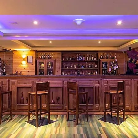 Hotel Araliya
